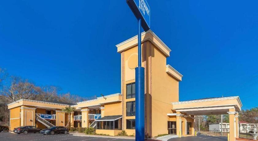 Rodeway Inn Лъмбъртън Екстериор снимка